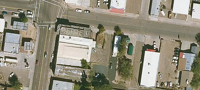 4-Storefront Strip Mall