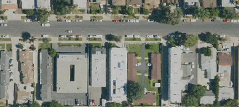 8-Unit Townhome-Style Apartment Building