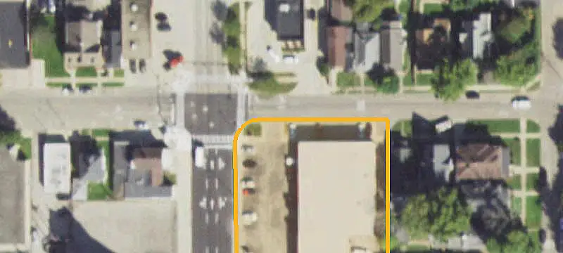 4-Unit Apartment Building