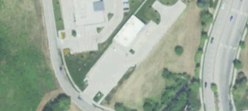 Single-Tenant Retail Building