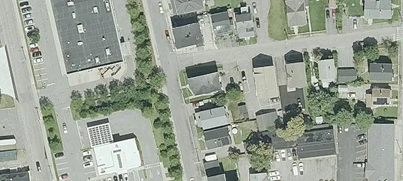6-Unit Apartment Building