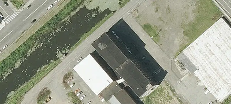 Five-Story Warehouse with Canal Frontage