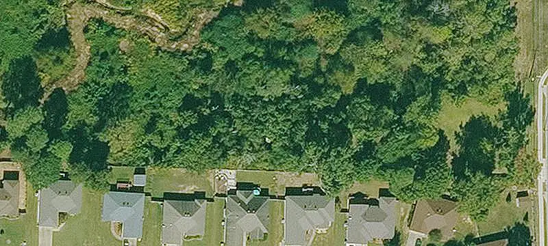 Level Commercial Land