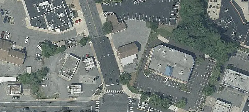 Multi-Tenant Retail Building