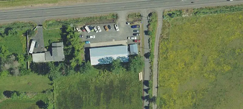 Auto Shop with Roll-Up Doors