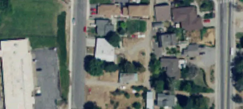 Five-Unit Apartment Property with Townhomes