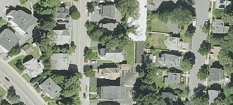 Remodeled Triplex with 6-Car Garage