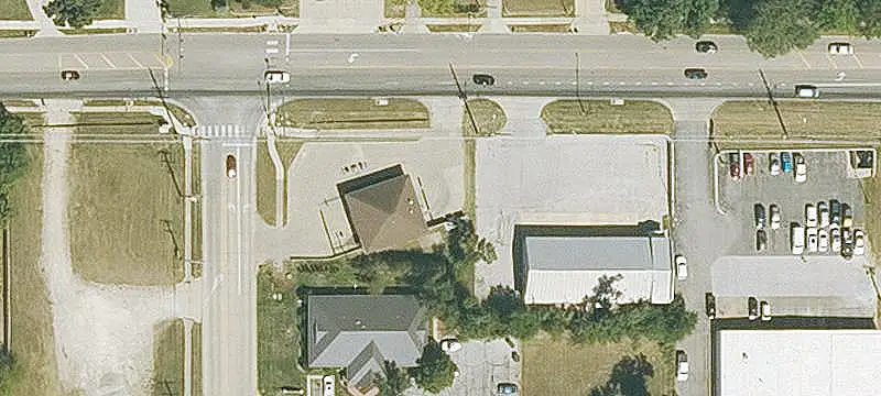 Car Wash With Vacuum Islands