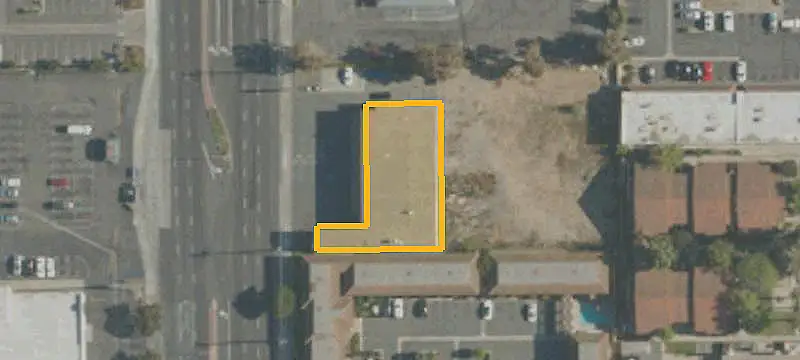 Signalized-Intersection Specialty Property