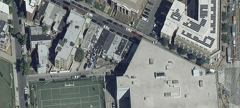 Renovated Walk-Down Retail Space