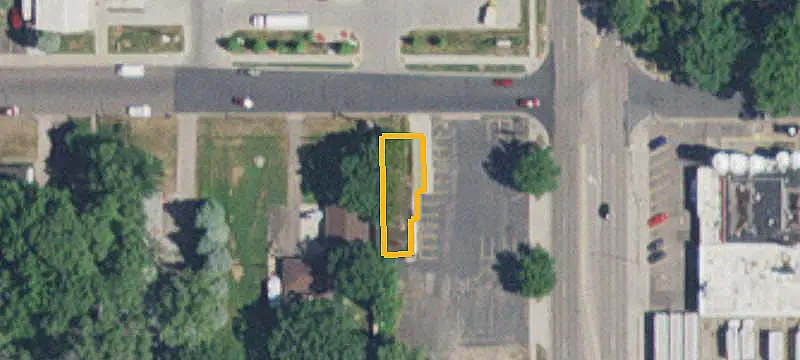Multi-Tenant Retail Space