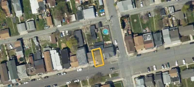 Renovated 6-Unit Apartment Building