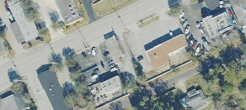 Freestanding Storefront with Open Floor Plan