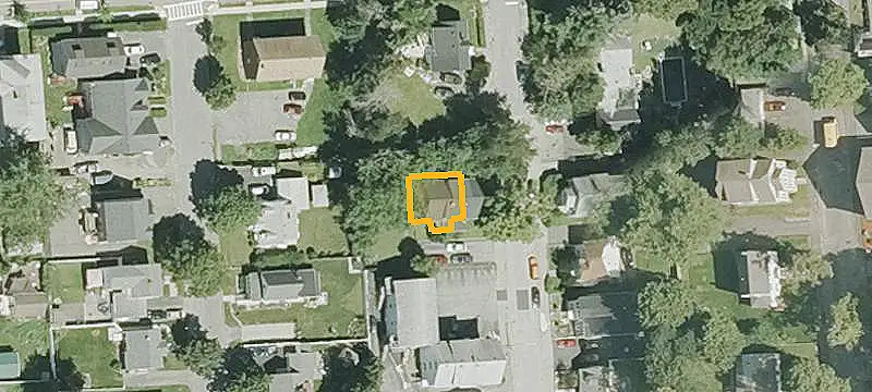 Two-Family Property with Flexible Layouts