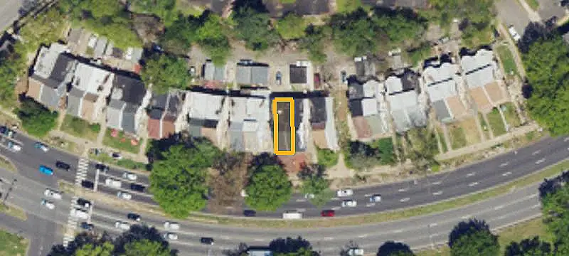 Renovated Duplex With Parking