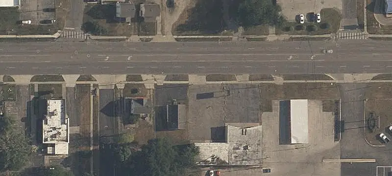 Multi-Tenant Mixed-Use Building