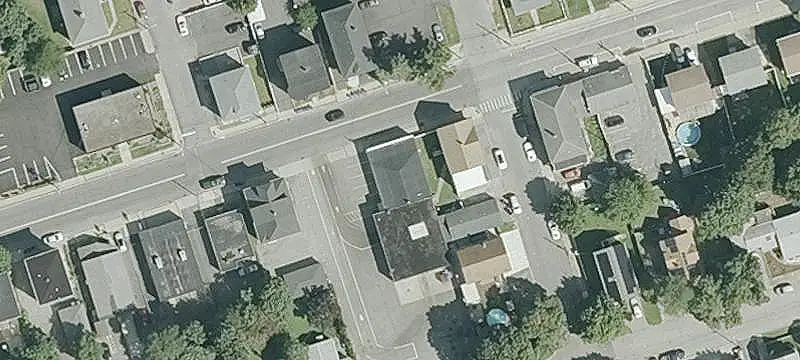 Office Building with Dual Access