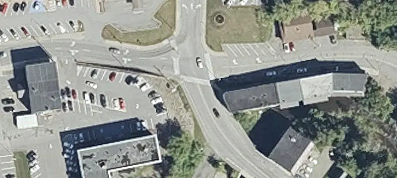 6-Unit Apartment Building