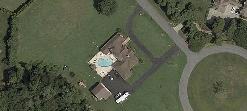 Land / Fee Simple