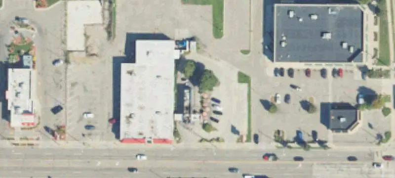 Commercial Land Between Retailers