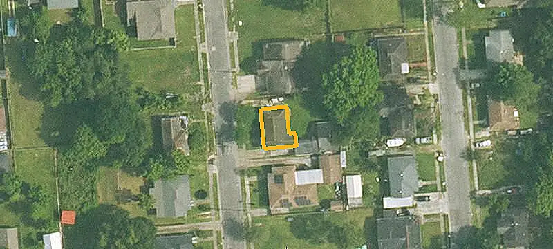 Two-Unit Duplex with Front/Rear Layout