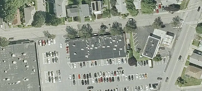 Retail Plaza With Inline Suites