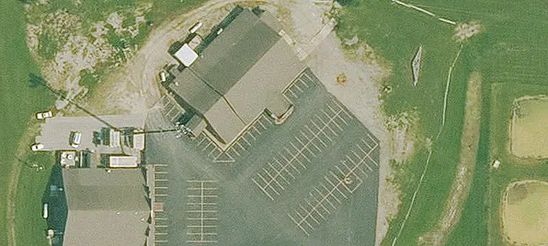 Restaurant and Entertainment Venue