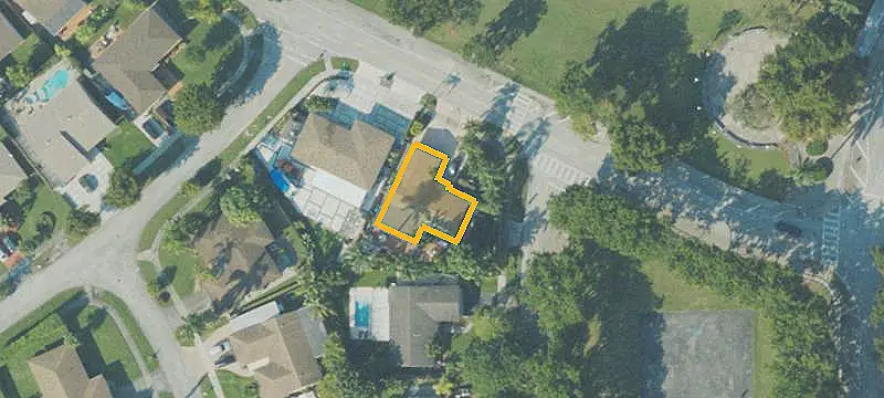 8-Unit Apartment Building
