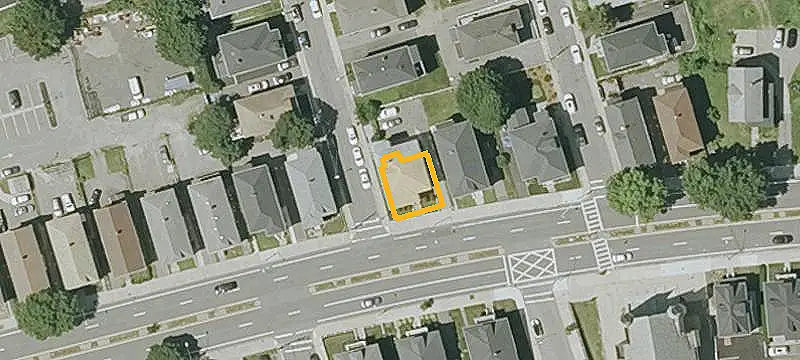 Renovated Duplex with Central Air