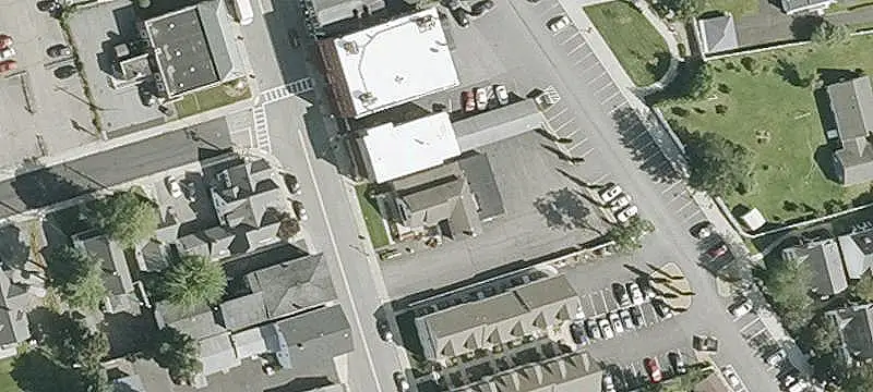 Mixed-Use Building with Garages