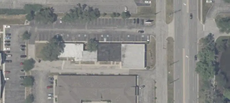 Single-Level Mixed-Use Property