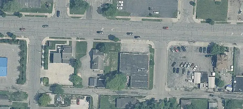 Three-Tenant Retail Center