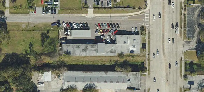 Corner Storefront Bay