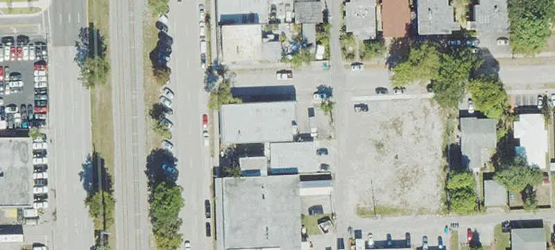 Single-Story Manufacturing Building with Vault