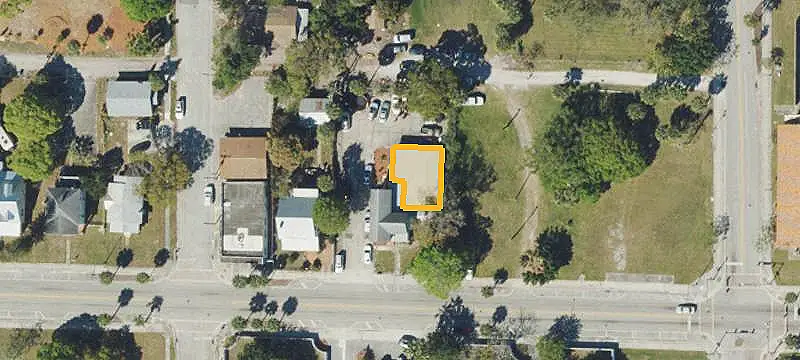 Commercial Land at Road Corner