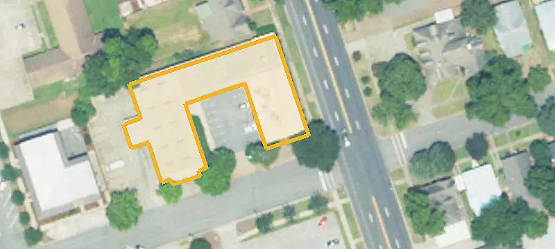 Mixed-Use Building with Flexible Layout