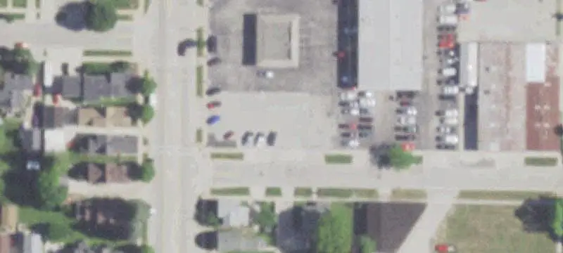 Open-Layout Storefront Space