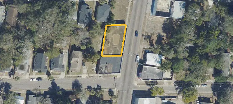 Multi-Tenant Retail Building
