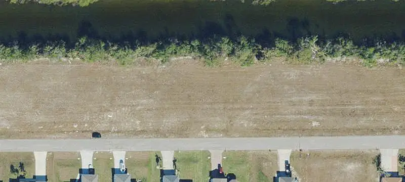 423 NE 25TH STREET, CAPE CORAL, FL 33909