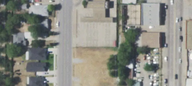 Signalized-Intersection Commercial Land