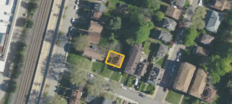 Two-Unit Duplex with Level Yards