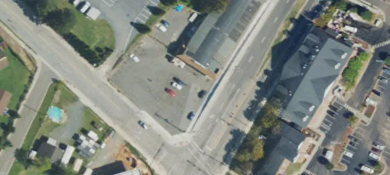 Mixed-Use Building with Large Lot
