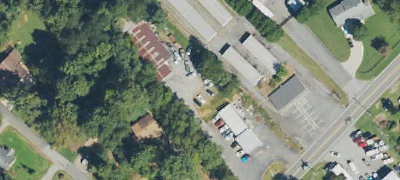 Auto Repair Facility with Service Bays