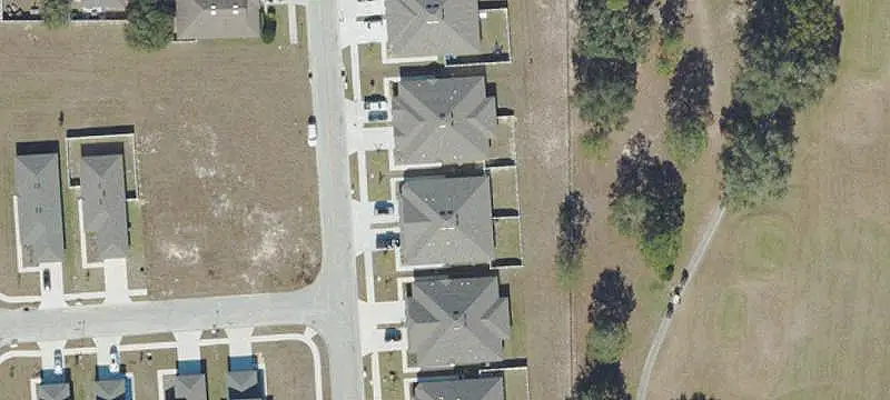 Residential Income Villa with Garage