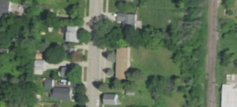 6-Unit Apartment Building