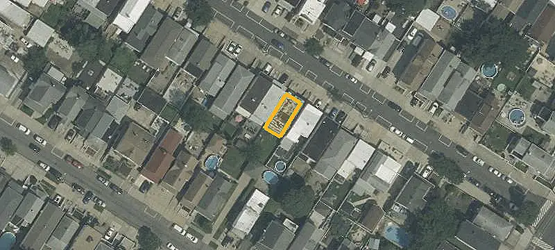 Duplex with Private Backyard