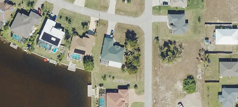 318 Ne 25th Ter, Cape Coral, FL 33909