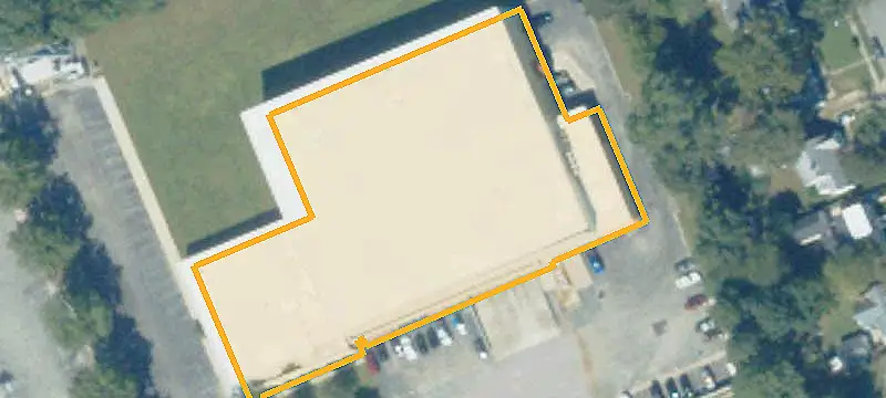 Clear-Height Warehouse with Yard