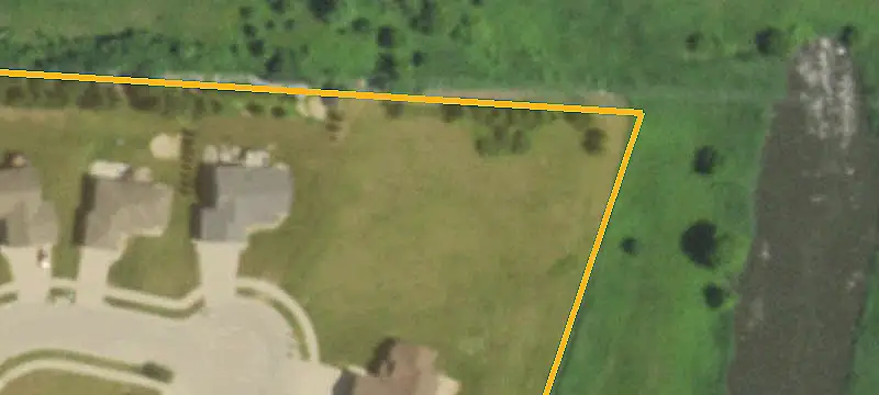 Lots & Acreage / City