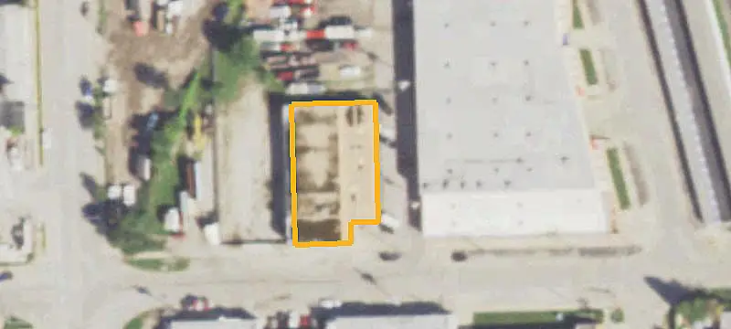 Signalized-Intersection Commercial Land